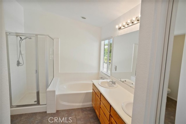 Detail Gallery Image 12 of 21 For 28048 Memory Ln, Valencia,  CA 91354 - 3 Beds | 3 Baths