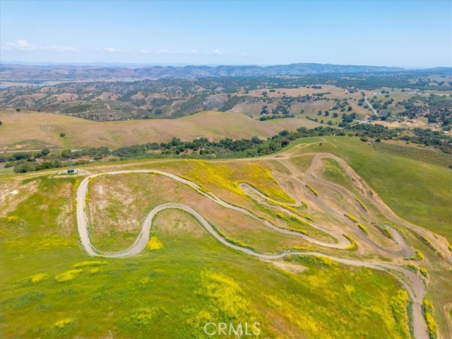 74650 Interlake Road, Bradley CA: https://media.crmls.org/medias/c9e6bcec-c2f6-43f7-bd2c-ac71663617a3.jpg