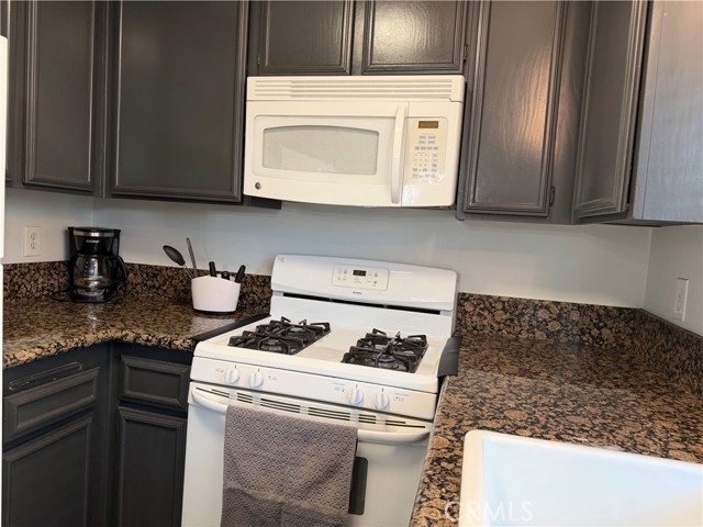 Detail Gallery Image 25 of 61 For 824 N Pasadena Ave #11,  Azusa,  CA 91702 - 2 Beds | 1/1 Baths