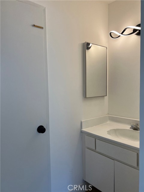 Detail Gallery Image 11 of 20 For 1705 Neil Armstrong St #103,  Montebello,  CA 90640 - 2 Beds | 2 Baths
