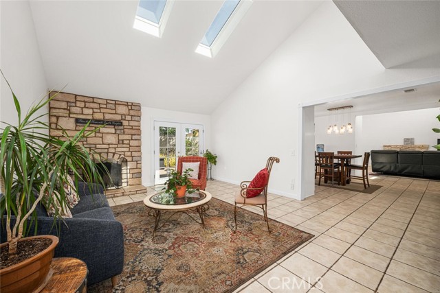 Image 12 of 55 For 590 Espanita