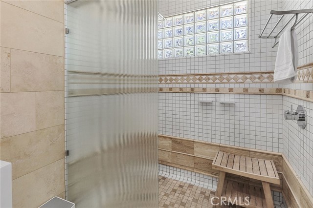 Detail Gallery Image 14 of 20 For 5047 Orrville Ave, Woodland Hills,  CA 91367 - 4 Beds | 2/1 Baths