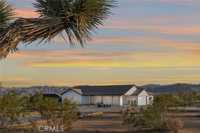 Detail Gallery Image 3 of 45 For 62675 Golden St, Joshua Tree,  CA 92252 - 3 Beds | 2 Baths