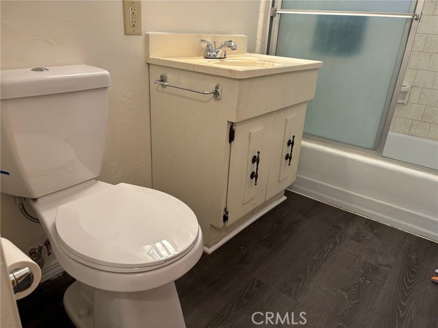 Detail Gallery Image 5 of 7 For 41816 Acacia, Hemet,  CA 92544 - 2 Beds | 1 Baths