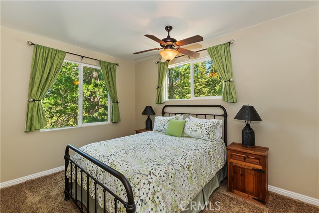 1119 Brentwood Drive, Lake Arrowhead CA: https://media.crmls.org/medias/c9ea2ca6-c6c3-43e4-9989-8608f15b2564.jpg