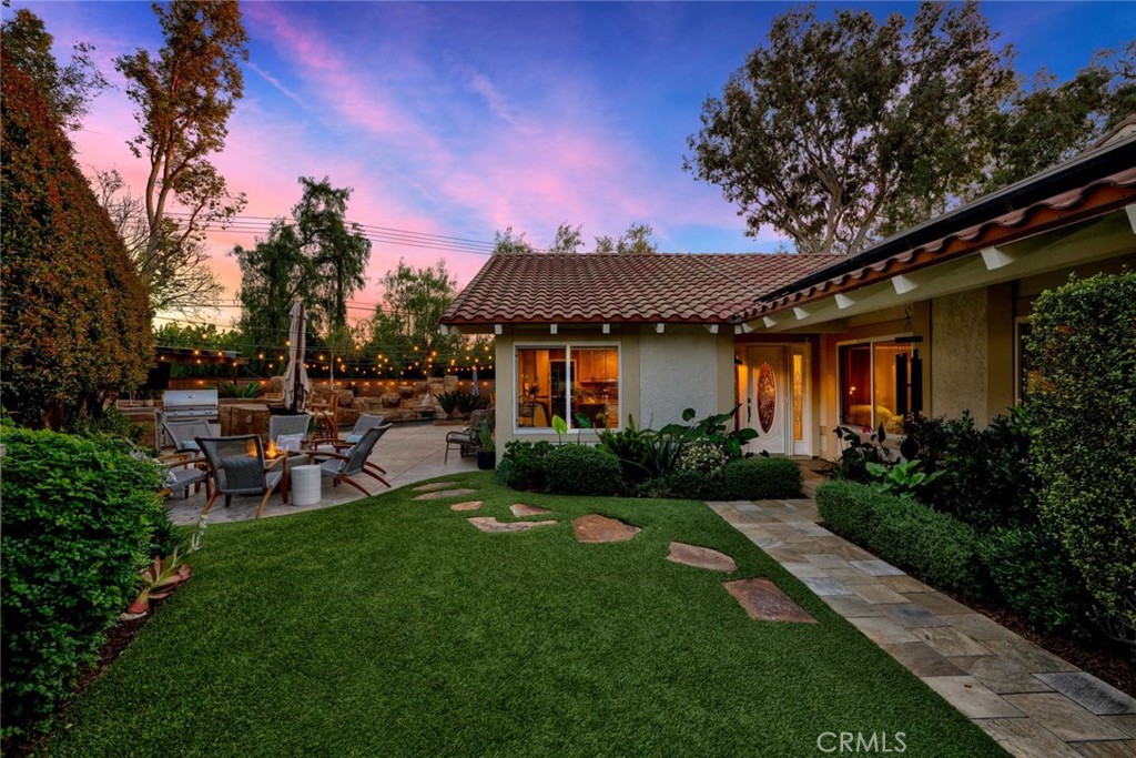 1607 N Dressage Street