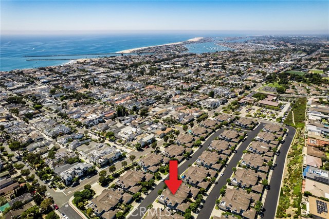 3720 Lilac Avenue, Corona del Mar CA: https://media.crmls.org/medias/c9eabd35-97f6-4243-9117-93015831076c.jpg