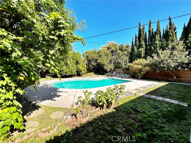 Detail Gallery Image 23 of 26 For 8927 Gloria Ave, North Hills,  CA 91343 - 3 Beds | 2 Baths