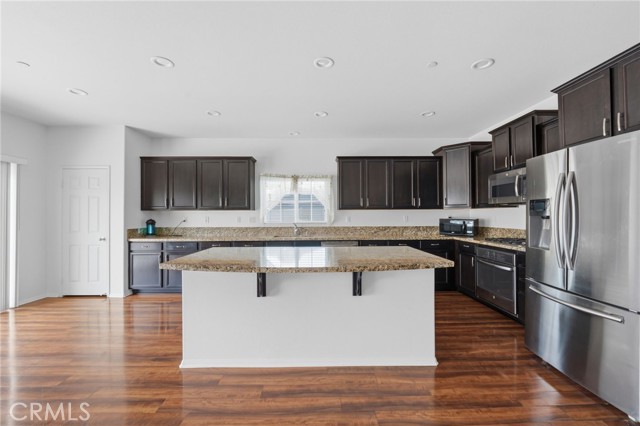 Detail Gallery Image 2 of 53 For 6815 Riverglen Ct, Corona,  CA 92880 - 4 Beds | 2/1 Baths