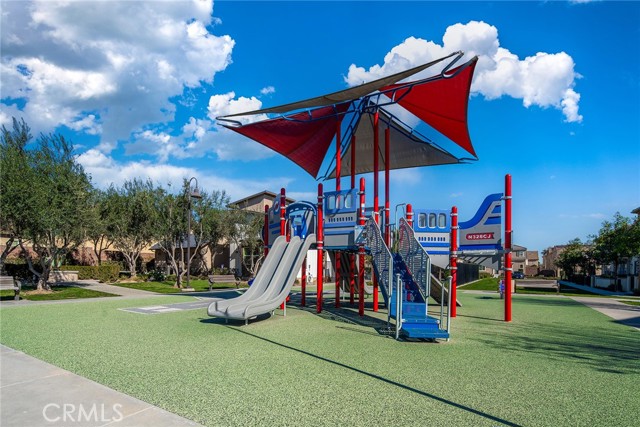 16022 Voyager Avenue, Chino CA: https://media.crmls.org/medias/c9ec0f86-1a58-48be-8d87-84b910f4df62.jpg
