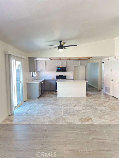 Detail Gallery Image 26 of 38 For 3025 E Avenue #1,  Palmdale,  CA 93550 - 3 Beds | 2 Baths