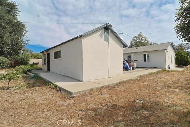 8005 Oleander, Fontana CA: https://media.crmls.org/medias/c9ec9474-e339-4813-a197-87f70023c4cc.jpg