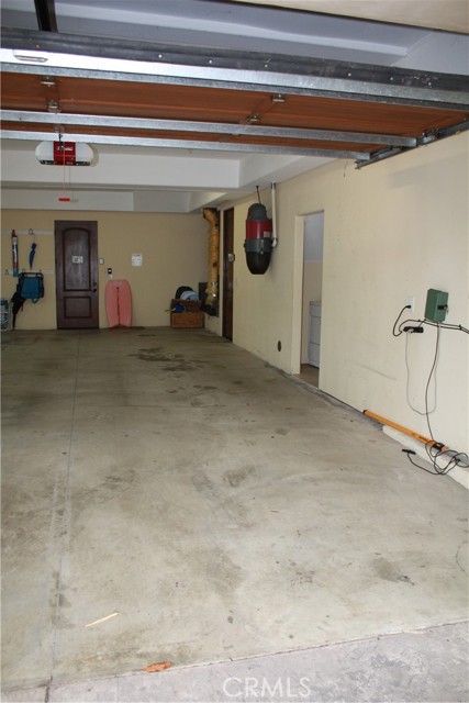 423 19th Street, Manhattan Beach CA: https://media.crmls.org/medias/c9ed386f-85e8-4765-9b3b-8842726fa567.jpg