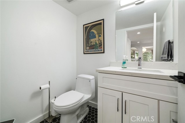 14300 Terra Bella Street, Panorama City CA: https://media.crmls.org/medias/c9ed683f-dc6f-440d-b761-7c3442e4e74e.jpg