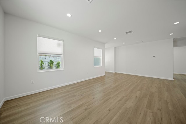 Detail Gallery Image 4 of 20 For 252 W Tujunga #101,  Burbank,  CA 91502 - 2 Beds | 2 Baths