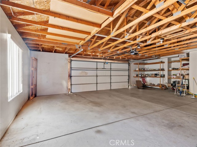 14526 Galleon Lane, Helendale CA: https://media.crmls.org/medias/c9edb900-5b38-4bbc-82b9-f49722e3cf35.jpg