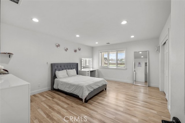 2556 W Avenue N 4, Palmdale CA: https://media.crmls.org/medias/c9ee52ec-1e3f-4224-9bd4-319002830bd1.jpg