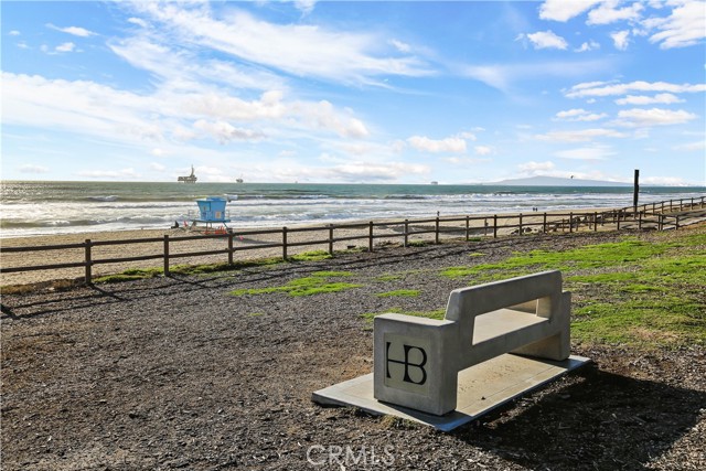 Detail Gallery Image 32 of 33 For 17231 Lido Ln, Huntington Beach,  CA 92647 - 4 Beds | 3 Baths