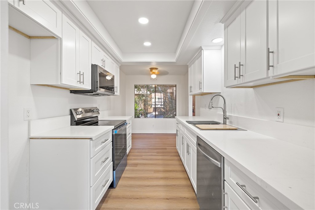 225 Hermosa Ave #103