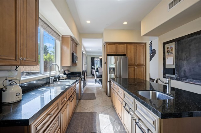 Detail Gallery Image 7 of 32 For 19241 Liam Ln, Tarzana,  CA 91356 - 5 Beds | 4/1 Baths