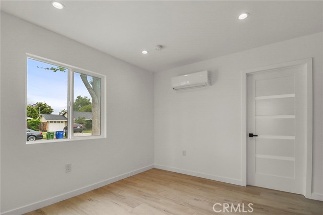 Detail Gallery Image 3 of 5 For 7844 Lasaine, Northridge,  CA 91325 - 1 Beds | 1 Baths