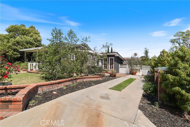 2642 Westminster Place, Costa Mesa CA: https://media.crmls.org/medias/c9f2a915-1e21-44ee-ab2c-ee1bb548b411.jpg