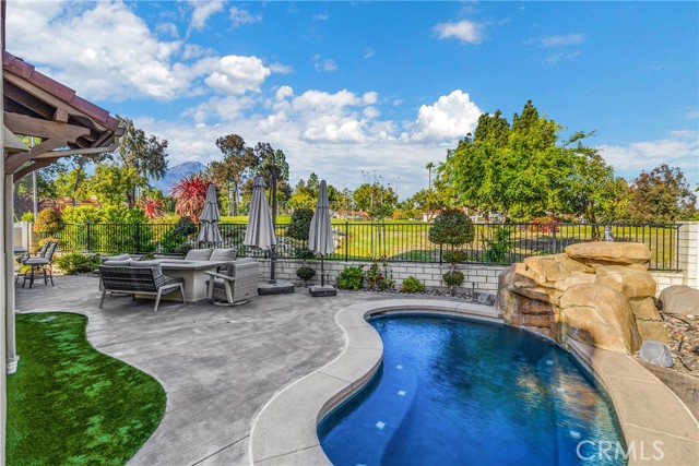 Detail Gallery Image 33 of 48 For 1636 Palmer Ct, Upland,  CA 91784 - 3 Beds | 2/1 Baths