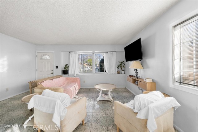 Detail Gallery Image 10 of 30 For 38609 Glenraven, Palmdale,  CA 93550 - 3 Beds | 2 Baths