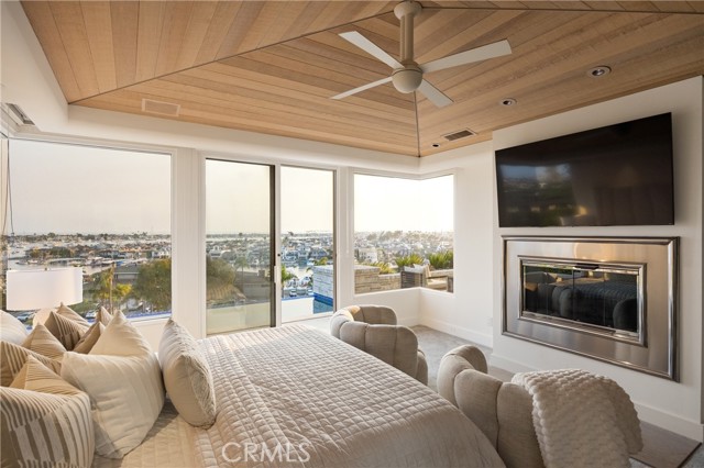 1535 Dolphin Terrace, Corona del Mar CA: https://media.crmls.org/medias/c9f3e470-1a83-43c6-ad43-8133ad5717bb.jpg