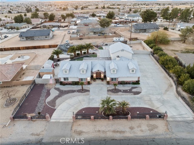 13136 Tawya Road, Apple Valley CA: https://media.crmls.org/medias/c9f53b48-abe4-45f6-a775-0c382a26e17d.jpg