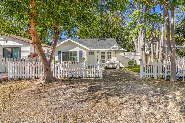 Detail Gallery Image 3 of 26 For 2884 Crescent-Way Thousand Oaks Way, Thousand Oaks,  CA 91362 - 2 Beds | 1 Baths