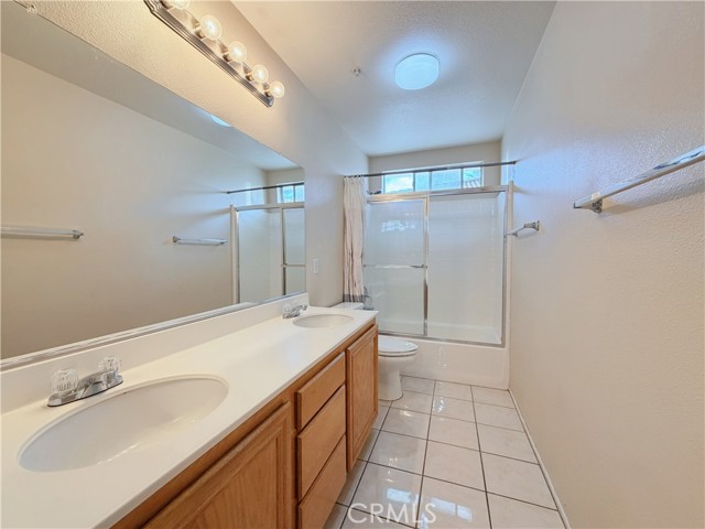 Detail Gallery Image 19 of 36 For 5793 Oakdale Ln, Fontana,  CA 92336 - 5 Beds | 3 Baths