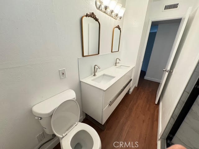 https://media.crmls.org/medias/c9f5a98d-3c07-4b71-aa8c-93db293c6809.jpg?preset=X-Large