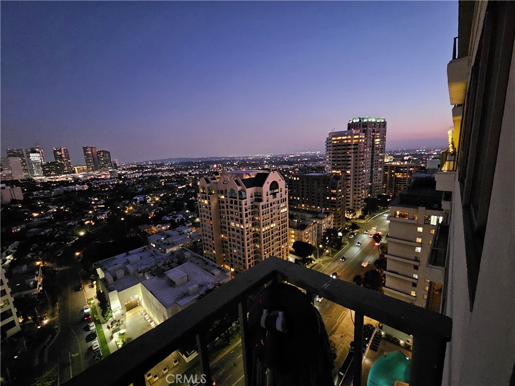 10501 Wilshire Boulevard #2204