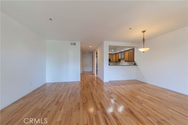 4568 W 1st Street, Los Angeles CA: https://media.crmls.org/medias/c9f6d706-31c9-4138-852f-7320dff7e77e.jpg