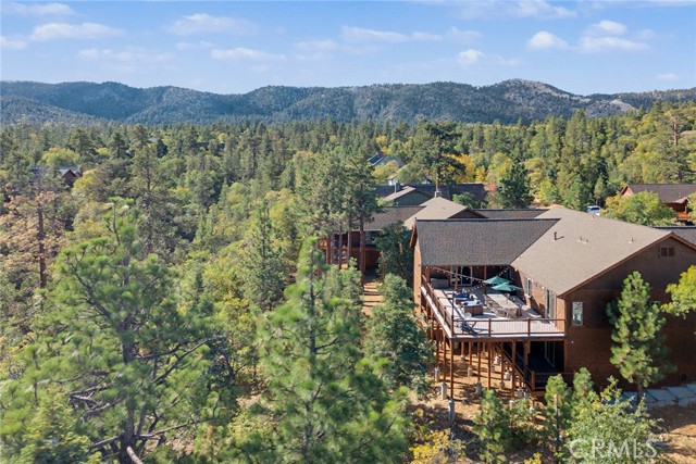 1658 Tuolumne Road, Big Bear City CA: https://media.crmls.org/medias/c9f726ba-5c2b-4ad7-92fb-ebd70955af62.jpg