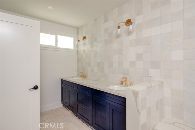 419 Avenue F, Redondo Beach, California 90277, 3 Bedrooms Bedrooms, ,1 BathroomBathrooms,Residential,Sold,Avenue F,SB22047389