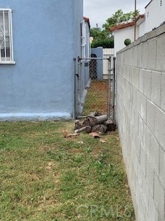 https://media.crmls.org/medias/c9f7dd7e-45b1-4091-9294-d76e458c4b11.jpg?preset=X-Large