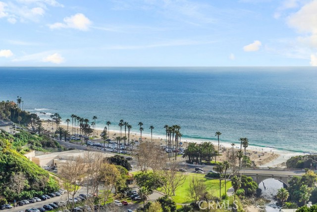 Detail Gallery Image 2 of 36 For 21751 Ocean Vista Dr, Laguna Beach,  CA 92651 - 3 Beds | 2/1 Baths