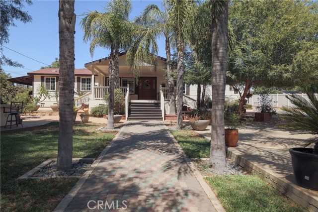 21510 Floral Avenue, Perris CA: https://media.crmls.org/medias/c9f96bcb-0b9c-49ec-b28a-99434341b170.jpg