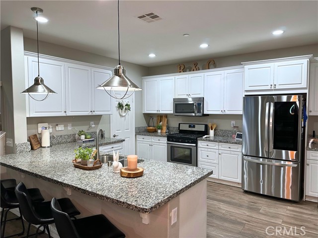 Detail Gallery Image 3 of 28 For 5053 S Heritage Paseo, Ontario,  CA 91762 - 3 Beds | 2/1 Baths