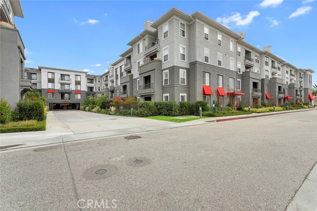 Detail Gallery Image 2 of 23 For 1801 E Katella Ave #1058,  Anaheim,  CA 92805 - 2 Beds | 2 Baths