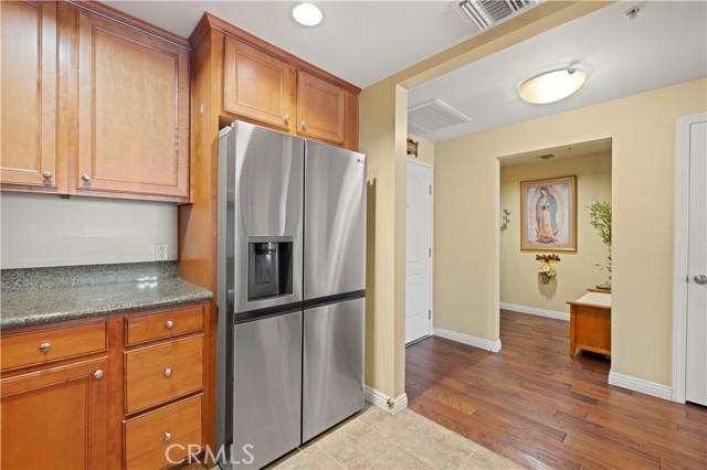 Detail Gallery Image 19 of 45 For 6800 Corbin Ave #104,  Reseda,  CA 91335 - 2 Beds | 2 Baths