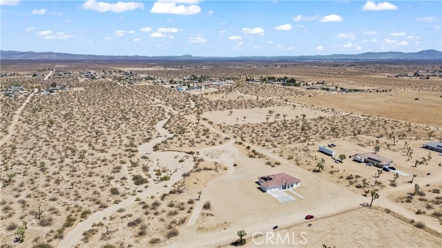 6374 Cayucos Drive, Phelan CA: https://media.crmls.org/medias/c9fb8a53-79b2-42b2-85cc-3c15cdc4a3e5.jpg