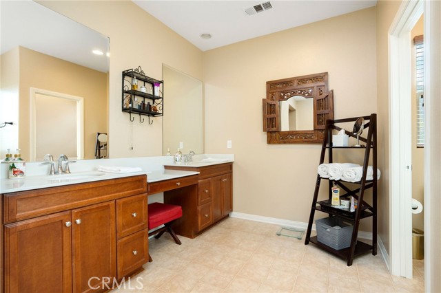 Detail Gallery Image 42 of 52 For 20530 Cheryl Ln, Saugus,  CA 91350 - 5 Beds | 4 Baths