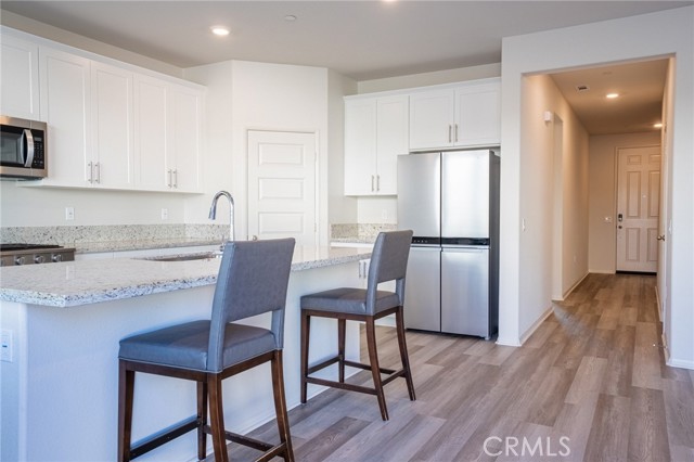 Detail Gallery Image 14 of 30 For 19536 Hanging Rock Rd., Lake Elsinore,  CA 92532 - 4 Beds | 3 Baths