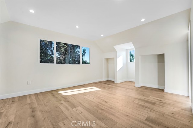 Detail Gallery Image 14 of 28 For 13433 Ebell St, Panorama City,  CA 91402 - 5 Beds | 4 Baths