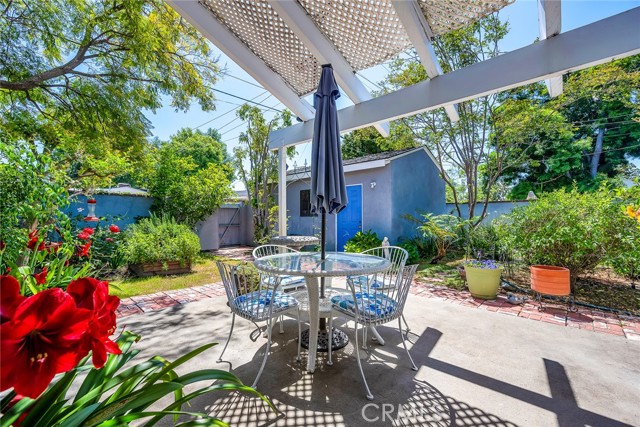 Detail Gallery Image 19 of 23 For 8014 Lasaine Ave, Northridge,  CA 91325 - 3 Beds | 2 Baths