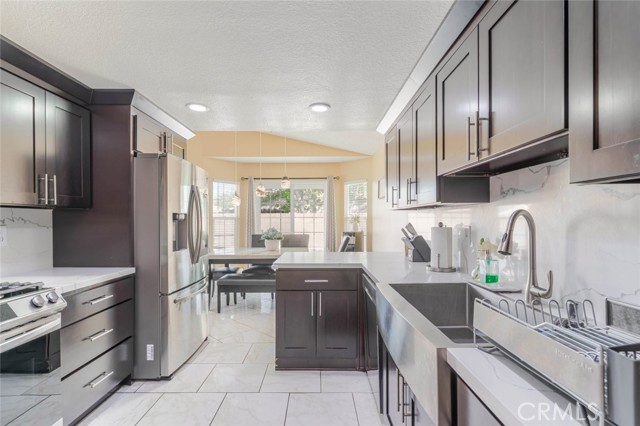 Detail Gallery Image 12 of 32 For 3243 E Avenue S3, Palmdale,  CA 93550 - 3 Beds | 2 Baths