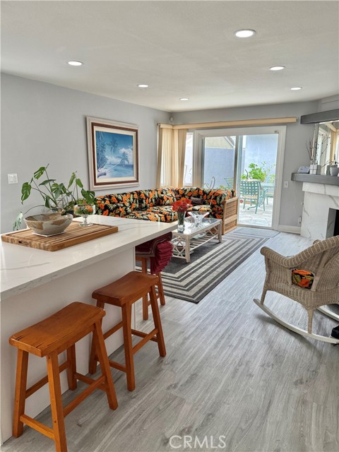 305 21st Street, Huntington Beach CA: https://media.crmls.org/medias/c9ffd655-c590-4255-85ab-03a075b0d7d6.jpg